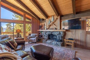 Télévision, cheminée