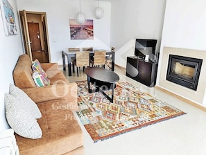 Fernseher, Kamin