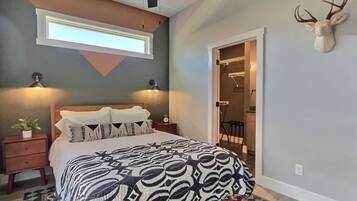 2 slaapkamers, een bureau, een strijkplank/strijkijzer, wifi