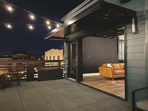 Rooftop & Pub Suites @ Bungalou + Bourbon Bar + Gameyard