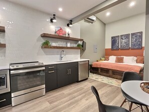 1 bedroom, iron/ironing board, WiFi, bed sheets - Taste of KY Studio @ Bungalou + Bourbon Bar + Gameyard (Louisville)