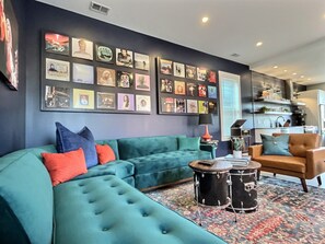 Televisión, estéreo, oficina