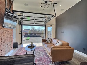 TV, stereo, offices