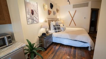 1 bedroom, WiFi (free), bed sheets
