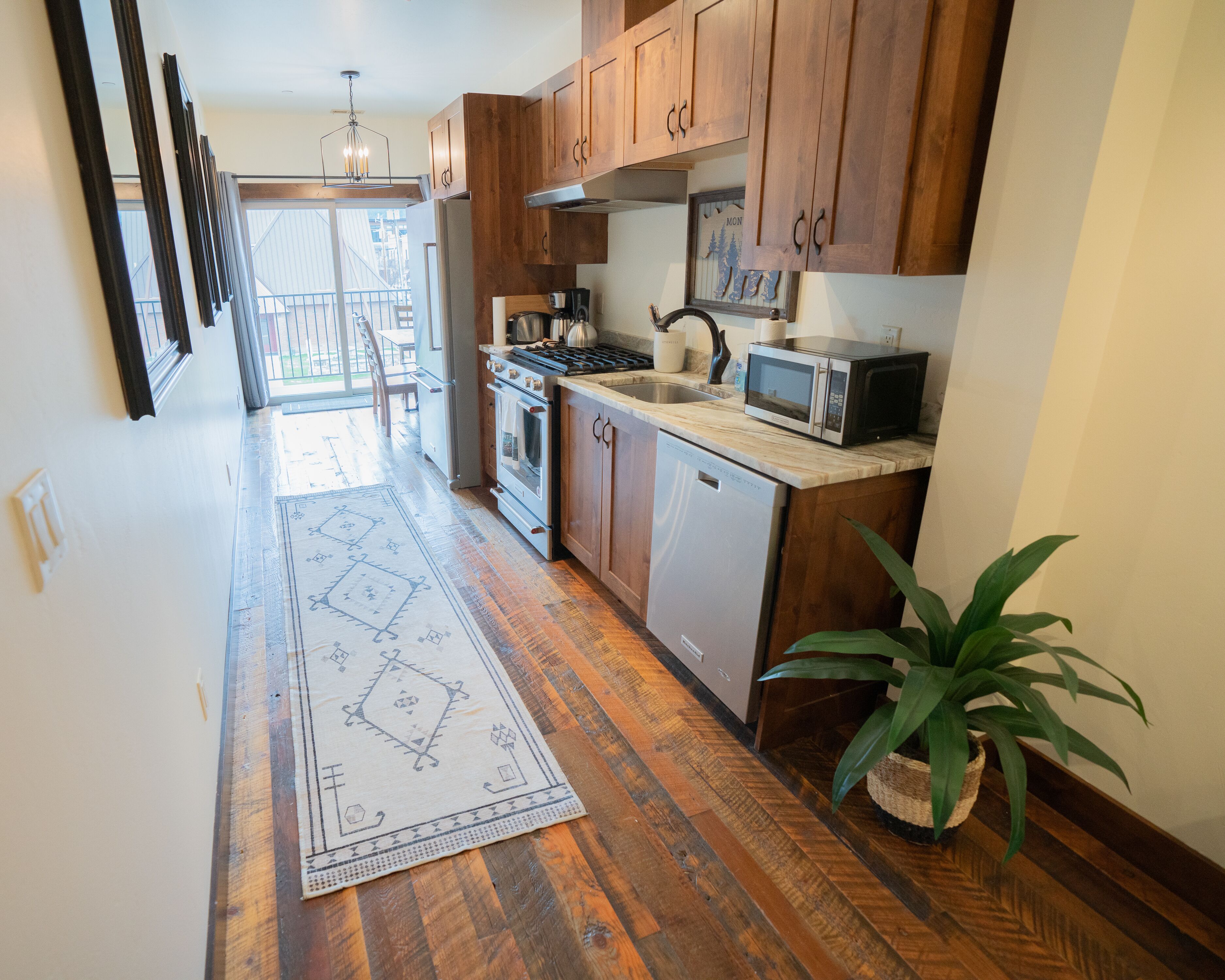 冰箱、微波炉、烤箱、洗碗机