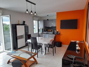 Mikrowelle, Ofen, Herdplatte, Geschirrspüler