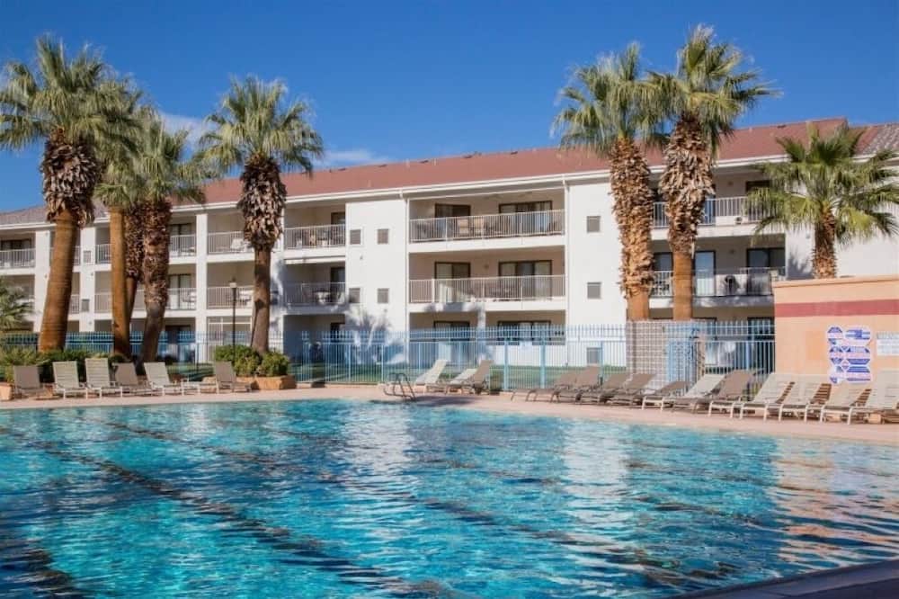 StGeorge Las Palmas getaway! Amazing view, pools/hot tubs, waterslide, by trails