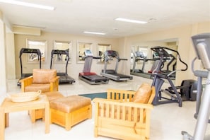 Fitness facility - Amazing view, pools/hot tubs/waterslide, trails. Las Palmas resort! Sleeps 10 (St. George)