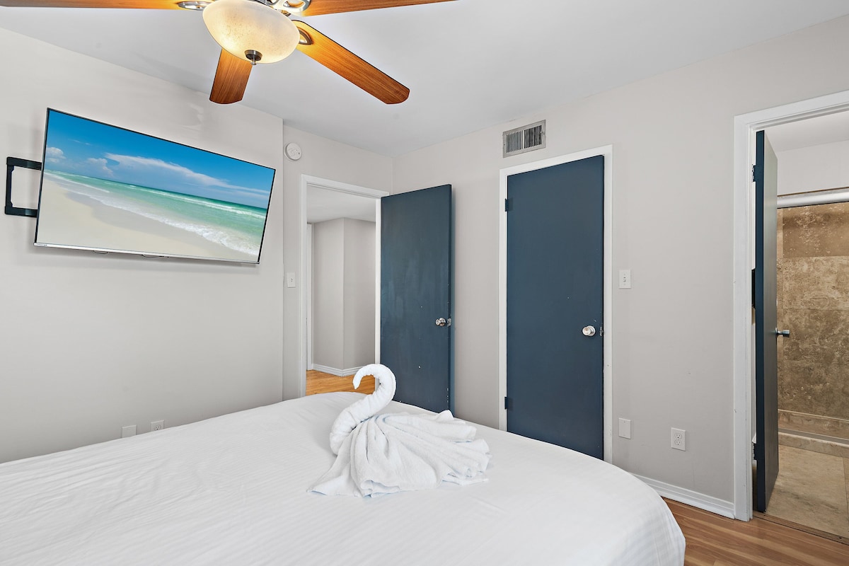 Photo 18 of Steps 2 Priv Bch~Pools~Renovated~PetFriendly~SouthBay by the Gulf 122 Salty Paws