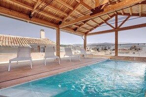 Seasonal outdoor pool - Sercotel Granada Suites (Granada)