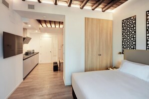 客房内保险箱、隔音、免费 WiFi、床单