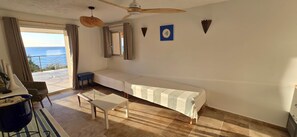 4 habitaciones, tabla de planchar con plancha, wifi y ropa de cama 
