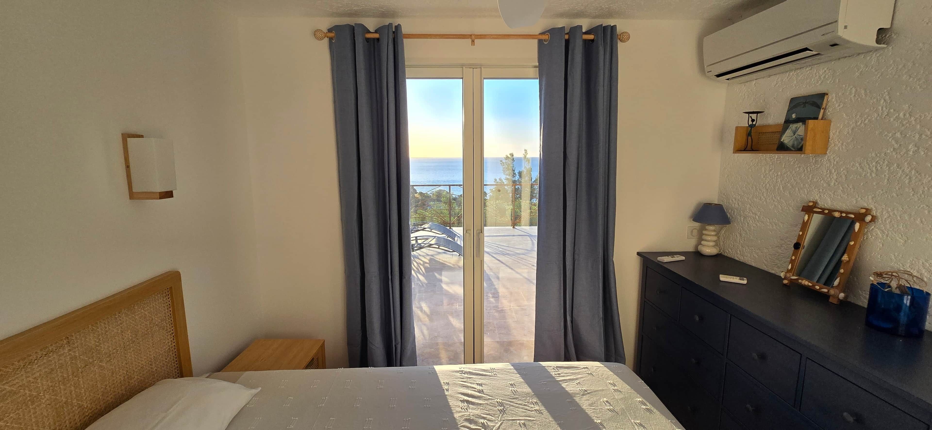 4 chambres, fer et planche à repasser, Wi-Fi, draps fournis