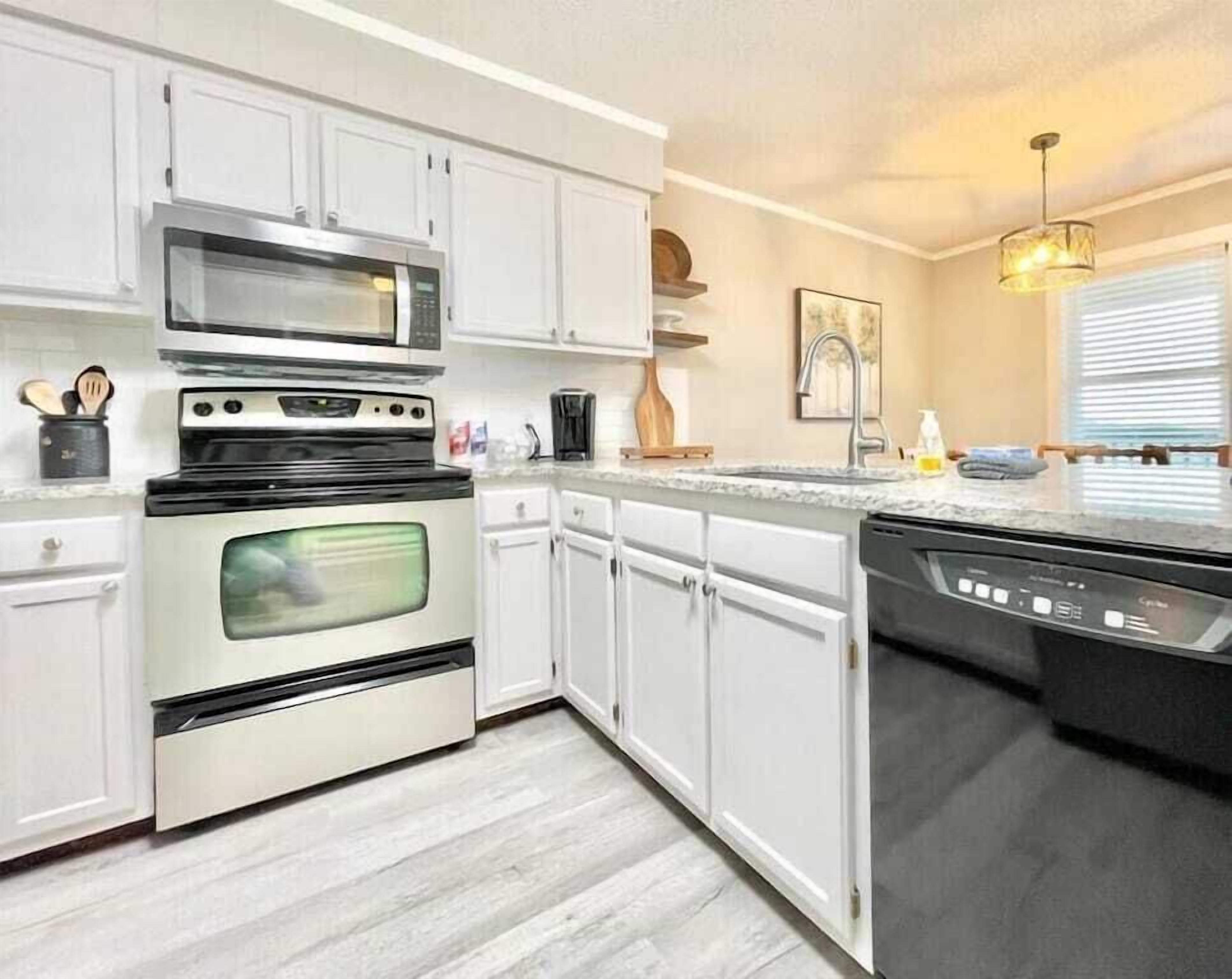 BeechTop Hideaway/Pool/H.Tub/Sauna/Arcade/2ndFloor