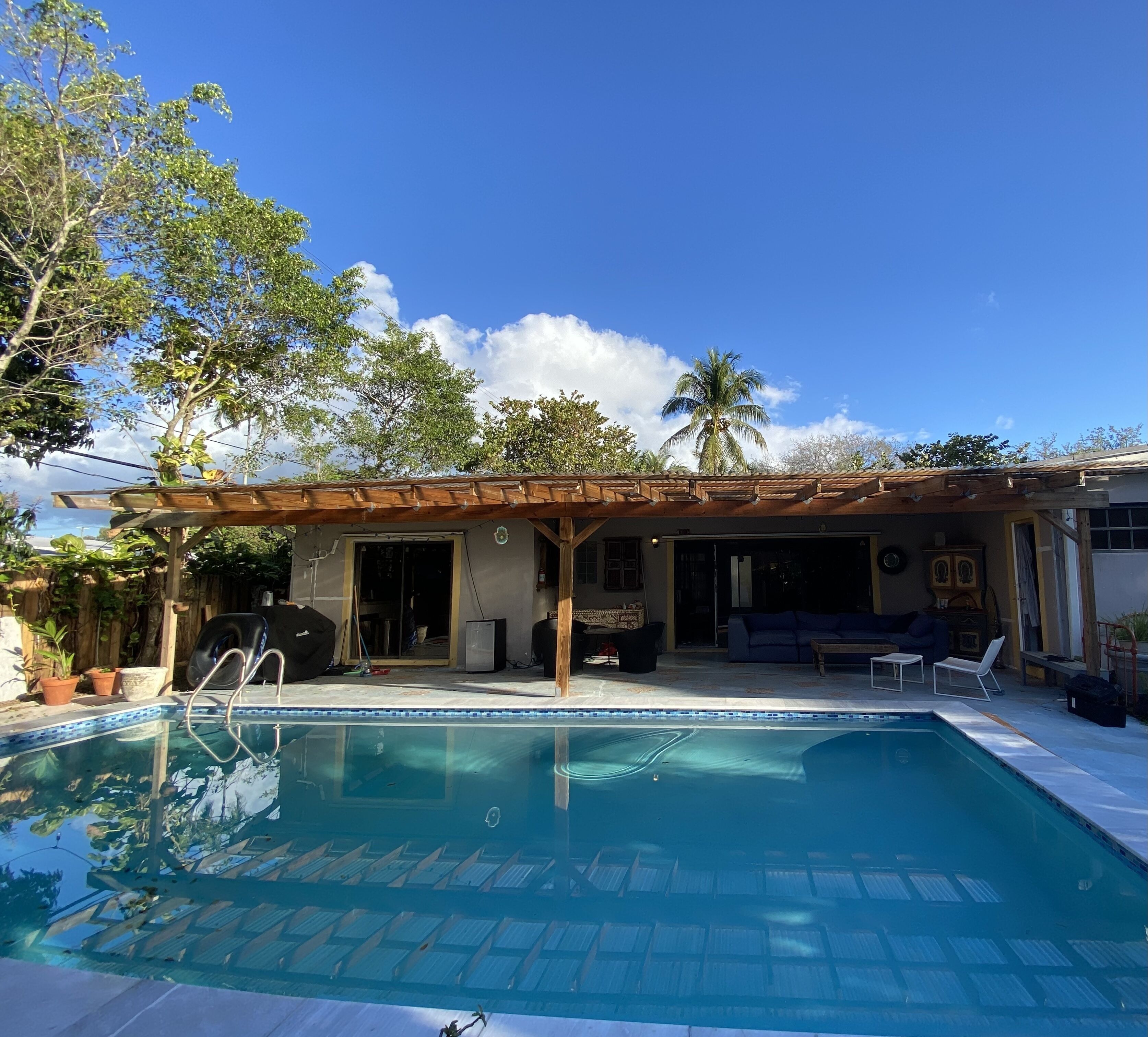 Musicians and family tropical paradise