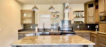 Teton Trails Getaway-Basecamp for outdoor adventure-In between Jackson & Targhee