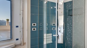 Bathtub, bidet, towels - Villa Olimpia 6+2, Emma Villas (Castellammare del Golfo)