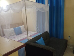 1 bedroom, iron/ironing board, free WiFi, wheelchair access - Spacious bedsitter. (Mombasa)