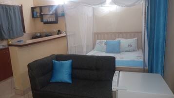 1 bedroom, iron/ironing board, free WiFi, wheelchair access