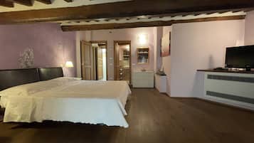 Apartment | 1 bedroom, iron/ironing board, free WiFi, bed sheets