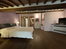 Apartment | 1 bedroom, iron/ironing board, free WiFi, bed sheets