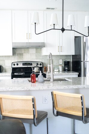 Fridge, microwave, oven, stovetop - 201, Ocean Side, Patio, Laundry, Desk (South Padre Island)