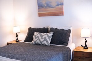 1 habitación, escritorio, tabla de planchar con plancha y wifi gratis 