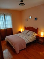 Quarto casal panorâmico | Wi-Fi de cortesia, roupa de cama