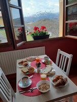 Desayuno buffet incluido todos los días