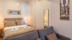 1 habitación, tabla de planchar con plancha, wifi gratis y ropa de cama 