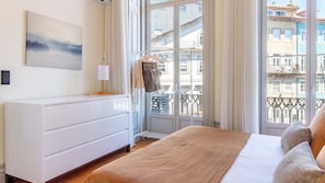 2 bedrooms, iron/ironing board, WiFi (free), bed sheets