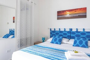 1 habitación, tabla de planchar con plancha, wifi gratis y ropa de cama 