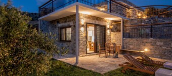 Lotzetta Elena Suite with Hot Tub by Estia