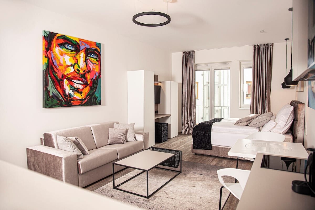 1 bedroom, in-room safe, blackout curtains, soundproofing