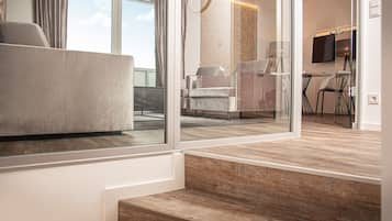 Superior Apartment, Balcony (2 Zimmer) | Living area | 32-inch flat-screen TV with digital channels, TV