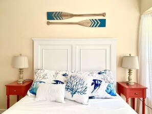 3 habitaciones, escritorio, tabla de planchar con plancha y wifi gratis