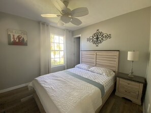 3 Schlafzimmer, Schreibtisch, Bügeleisen/Bügelbrett, kostenloses WLAN