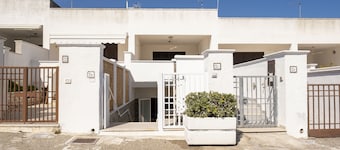 Villa al mare a Monopoli per 5 persone in un villaggio balneare