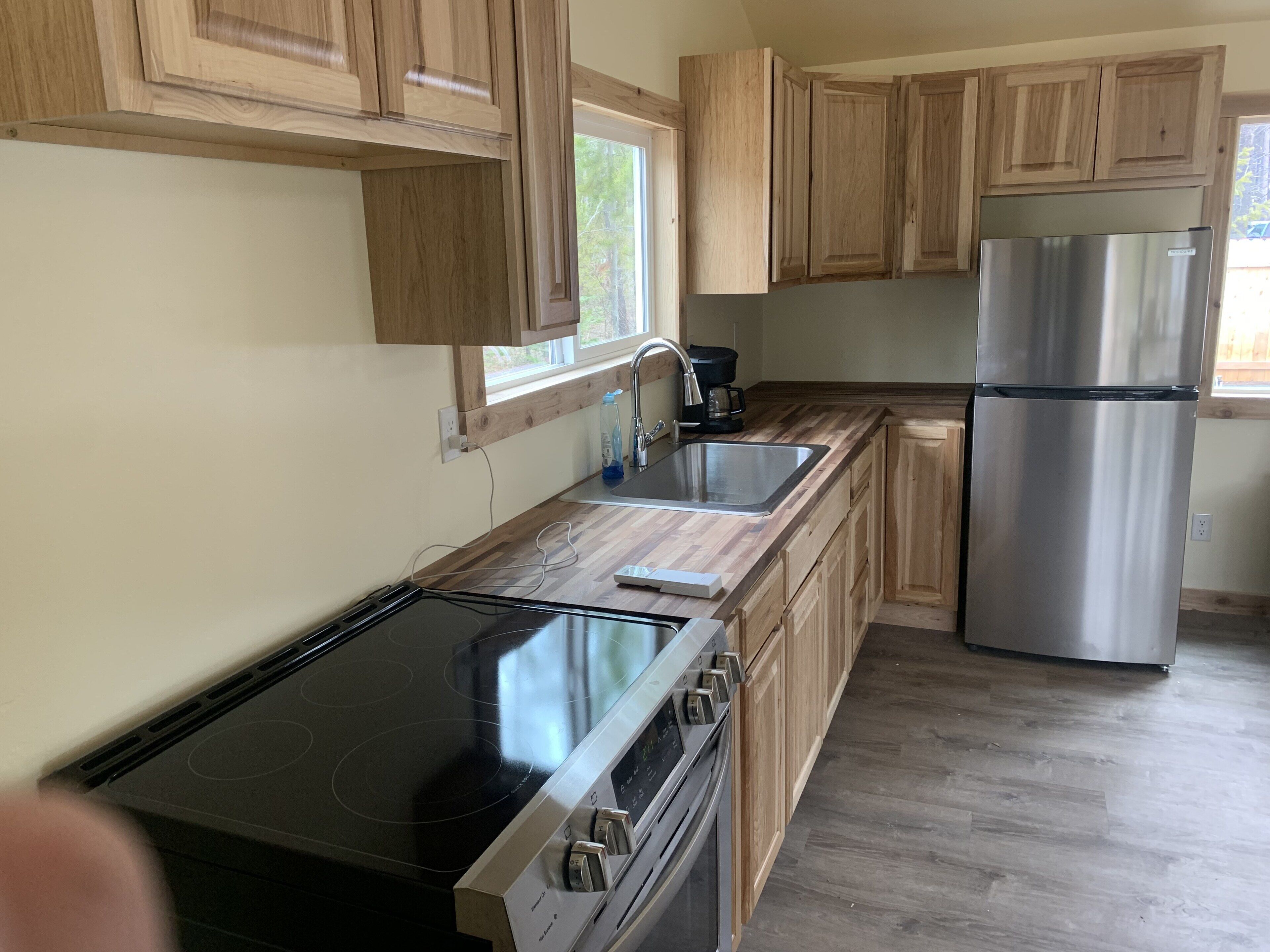 Beautiful cabin located just 6 miles from glacier park!