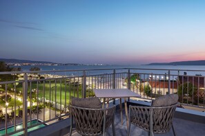 Terrace/patio - Doubletree By Hilton Canakkale (Çanakkale)