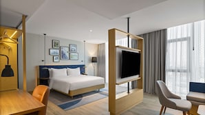 ห้องดีลักซ์, เตียงคิงไซส์ 1 เตียง และโซฟาเบด | เครื่องนอนระดับพรีเมียม, ผ้านวมขนเป็ด, ตู้นิรภัยในห้องพัก, โต๊ะทำงาน