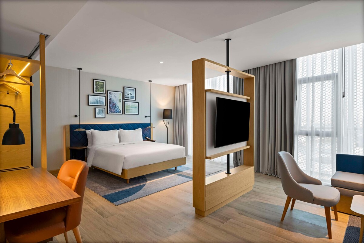 King Deluxe Room With Sofa Bed