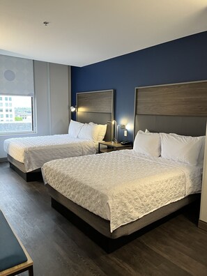 Værelse - 2 queensize-senge | Allergivenligt sengetøj, gratis Wi-Fi, sengetøj