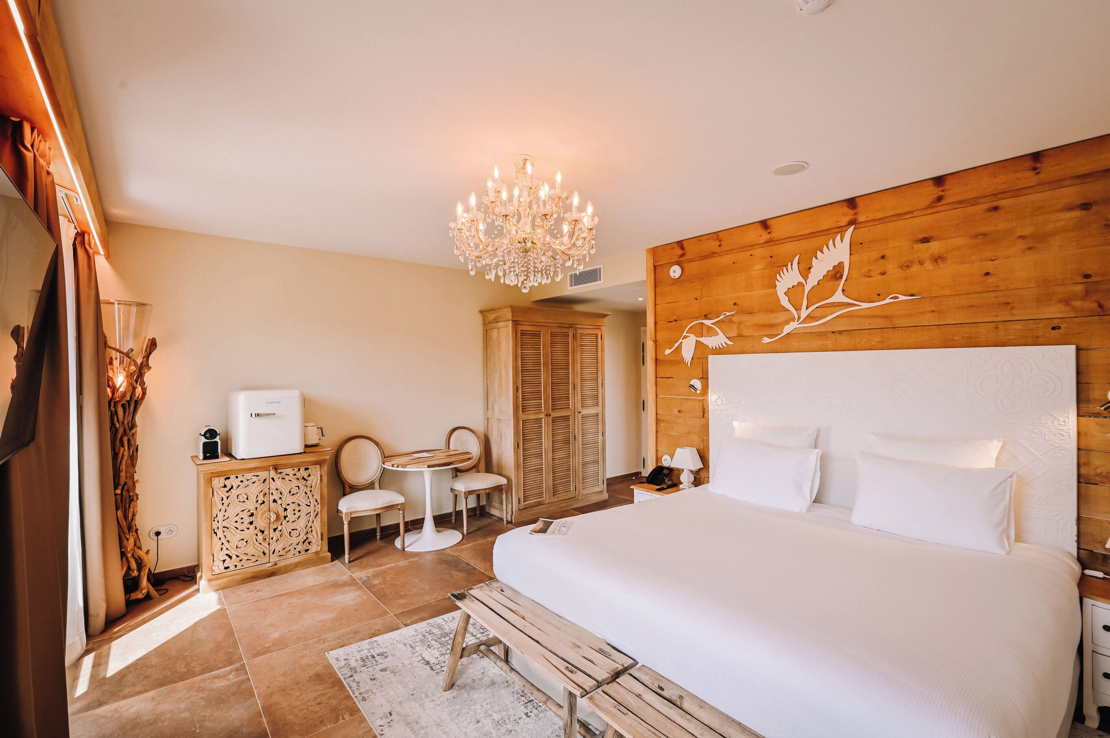 迷你吧（备有免费物品）、客房内保险箱、隔音、熨斗/熨衣板