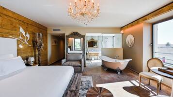 Junior Suite, 1 Katil Raja (King) (Hameau) | Bar mini percuma, peti besi dalam bilik, kalis bunyi