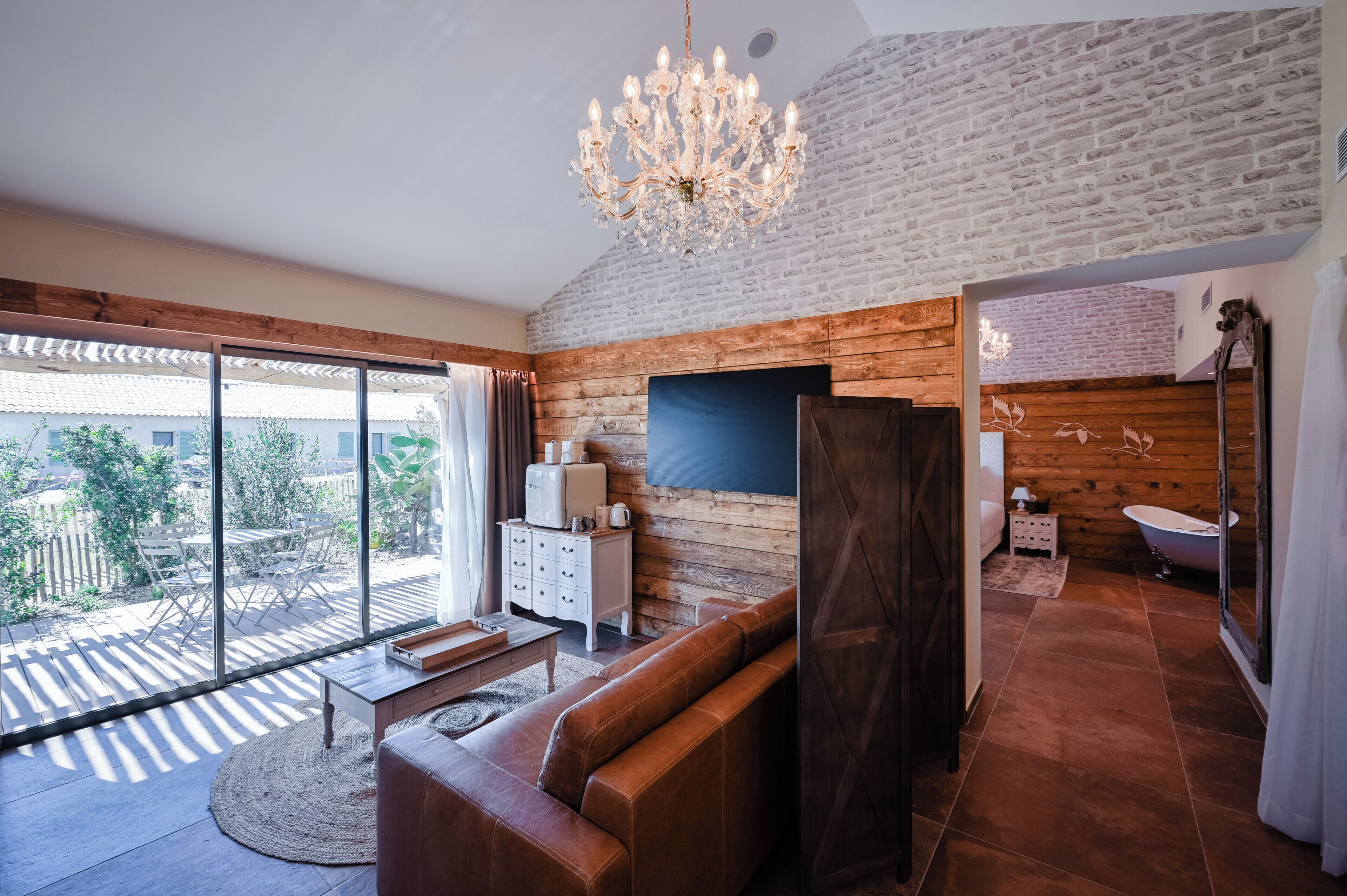 迷你吧（备有免费物品）、客房内保险箱、隔音、熨斗/熨衣板