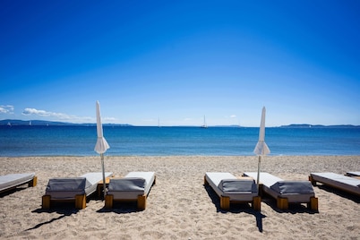 Le Hameau des Pesquiers Ecolodge, Curio Collection by Hilton