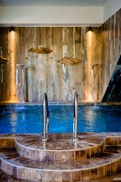 Indoor pool, sun loungers