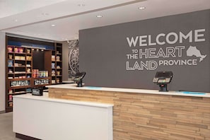 Reception - Hampton Inn by Hilton Port Hope Cobourg (Port Hope)