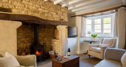 ★ Renovated Cosy & Rustic Cotswold cottage with fire ★